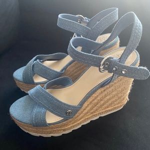 Guess wedge sandals size 9 nwt